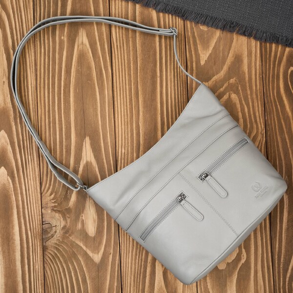 Paolo Peruzzi Priestranná kožená taška cez rameno pre ženy | šedá AY 67123239