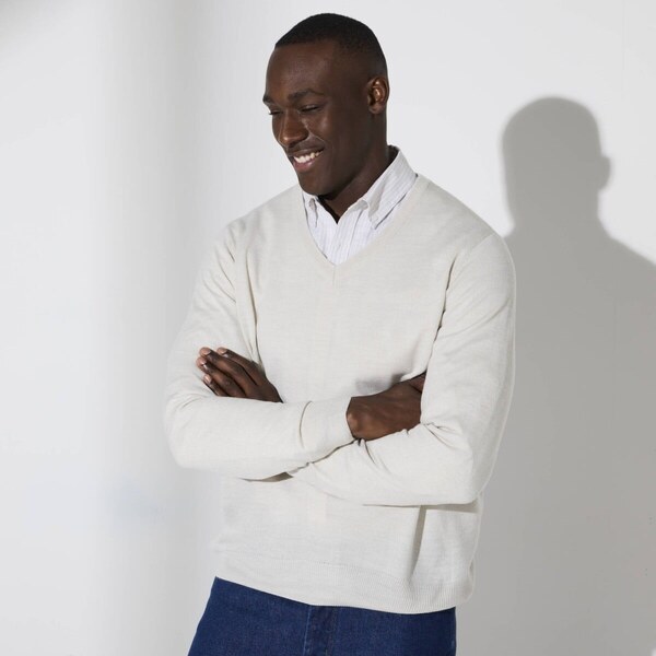 Pulóver s výstrihom do V, 80 % vlna, 20 % polyamid svetlosivý melír 61916535