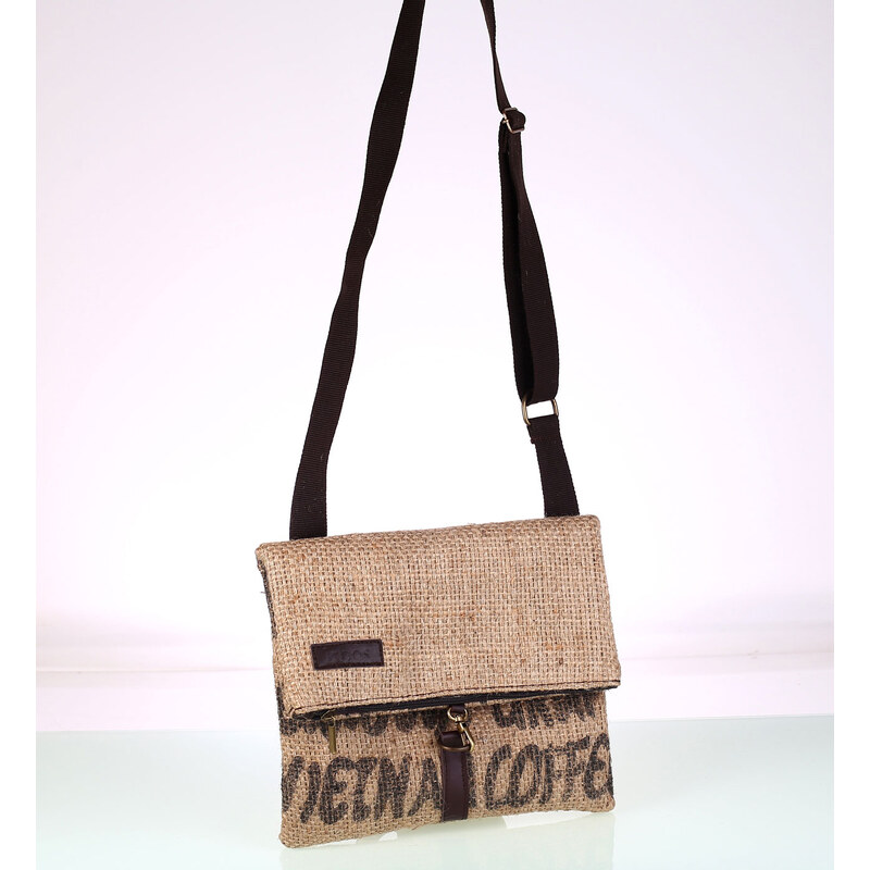Dámska kabelka cez rameno z recyklovanej juty Kbas s motívom kávy hnedá 085746