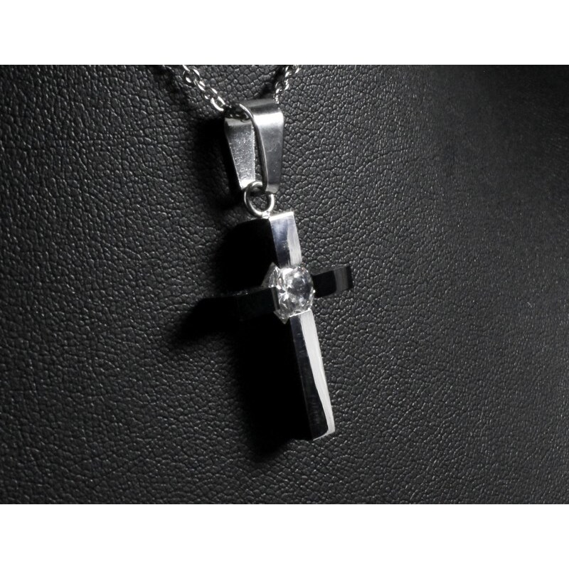 Dámsky náhrdelník z chirurgickej ocele - krížik S106070