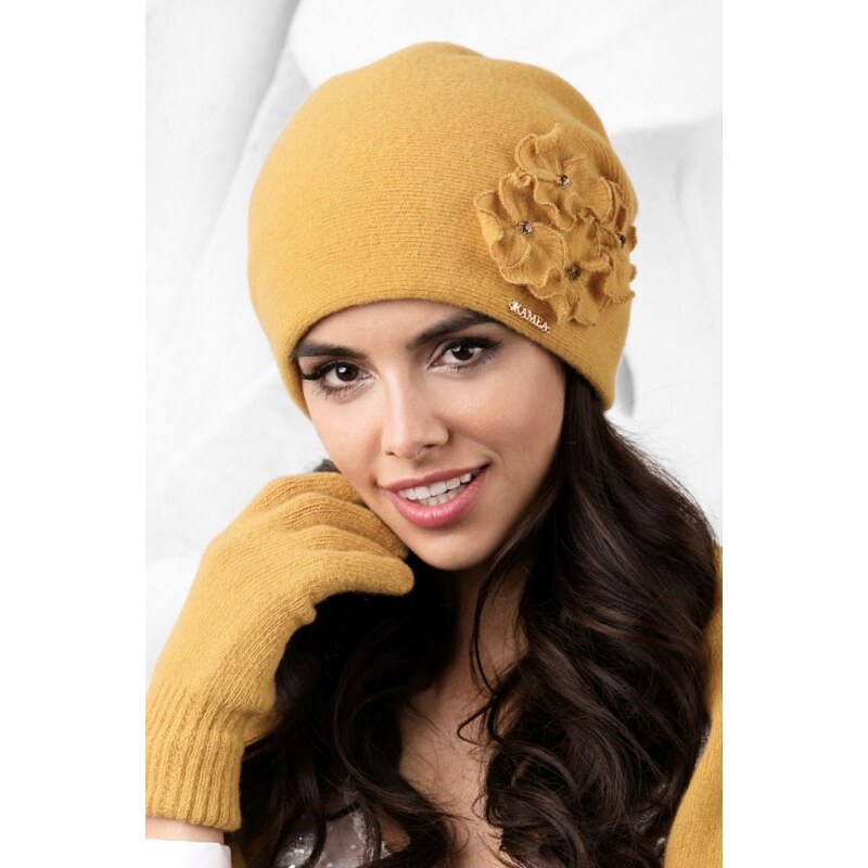 Kamea Medová dámska čiapka na zimu s kvetmi Andora, Farba medová 36117890