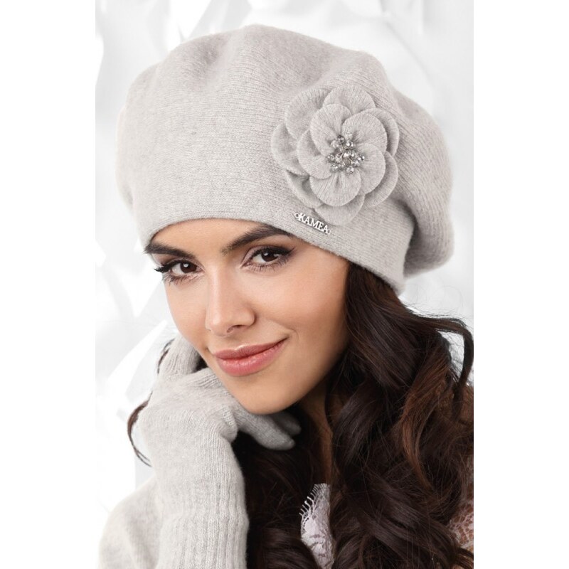 Kamea Svetlošedá luxusná elegantná dámska baretka na zimu s kvetom 66262609