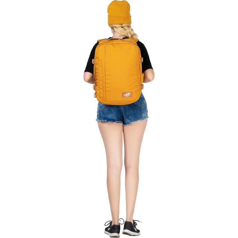 Cestovný batoh do lietadla CabinZero Classic Plus 32L Orange Chill 50381824
