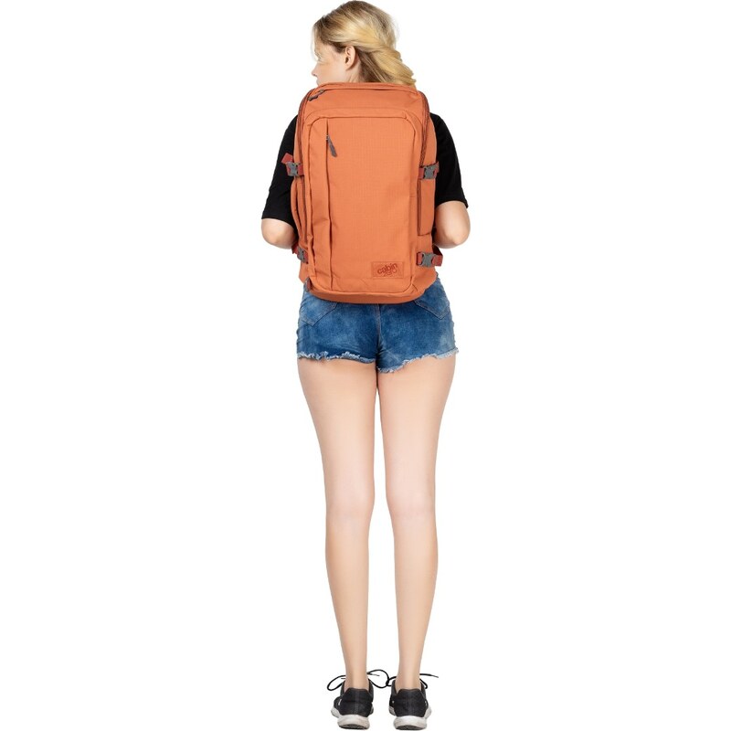 Cestovný batoh do lietadla CabinZero Adventure 32L Sahara Sand 45961277