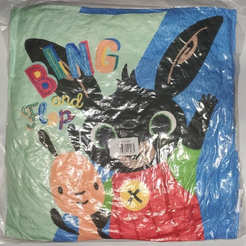 Setino Detský obojstranný vankúš Zajačik Bing & Flop / Zajačik Bing v póze Usaina Bolta - 40 x 40 cm