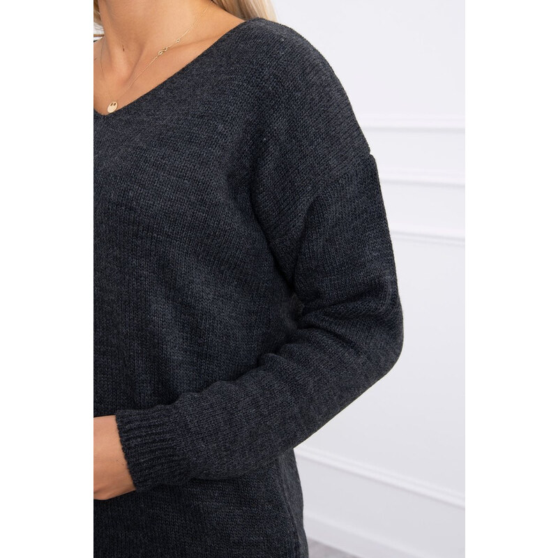 MladaModa Klasický sveter s véčkovým výstrihom model 2020-15 grafitový 58163875