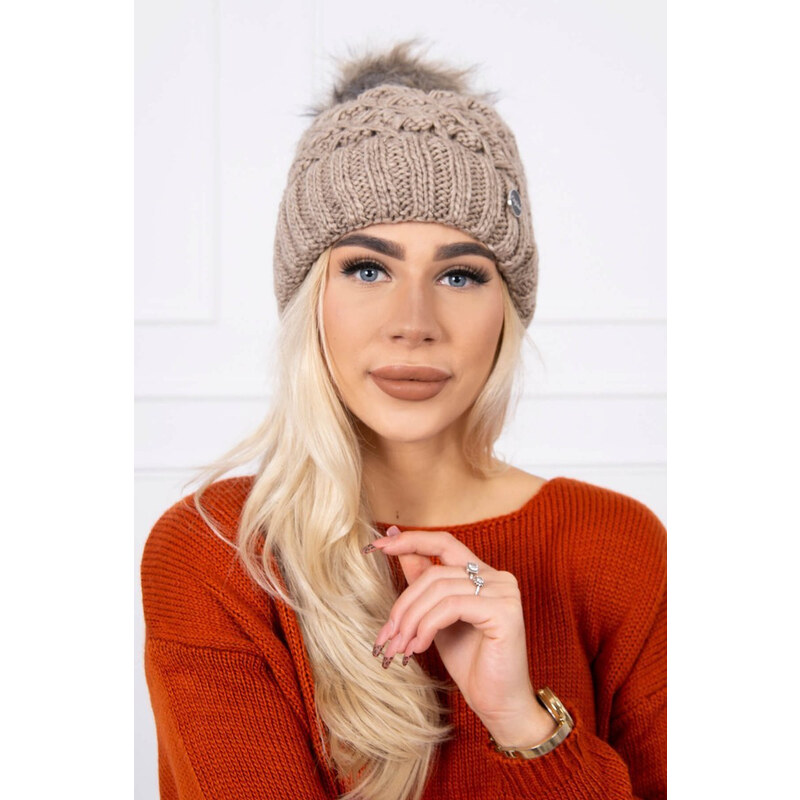 MladaModa Dámska čiapka s kožušinkovým brmbolcom K165 tmavá béžová 20312278