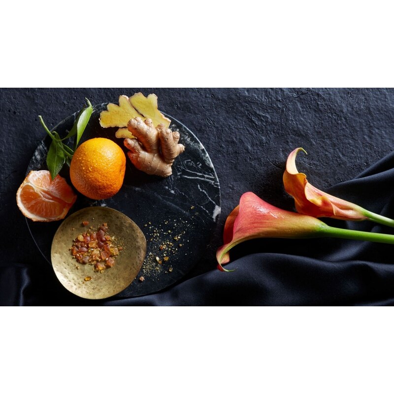 Grace Cole Pečujúci Telový peeling - Ginger Lily & Mandarin, 238ml