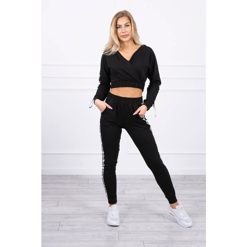 MladaModa Tepláková súprava s crop-topovou mikinou model 9240 čierna 22290337