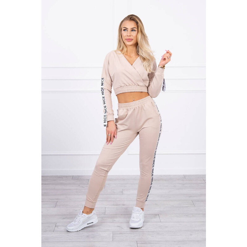 MladaModa Tepláková súprava s crop-topovou mikinou model 9240 béžová 22290344