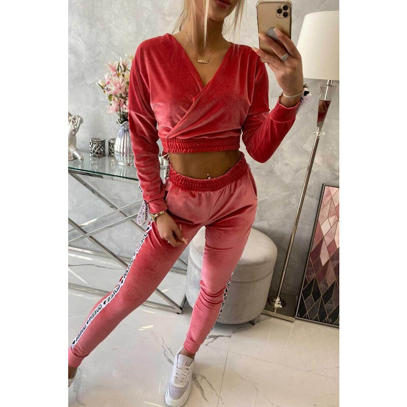 MladaModa Zamatová súprava s crop-topovou mikinou Queen malinová 22733109