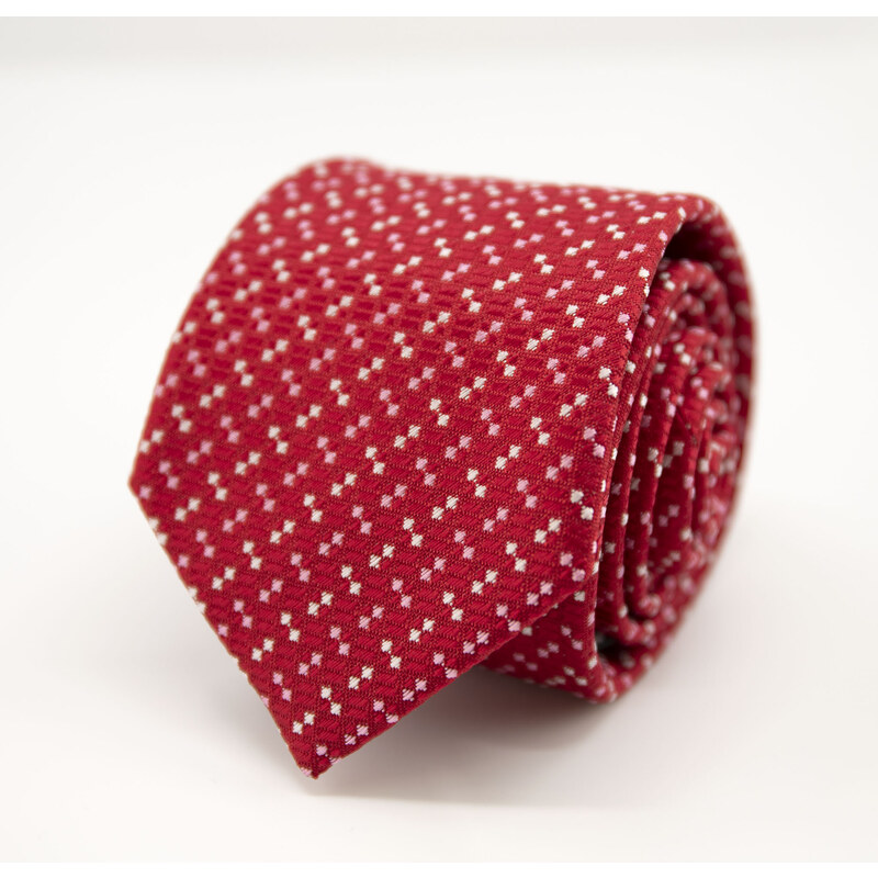 Červená kravata vzorovaná