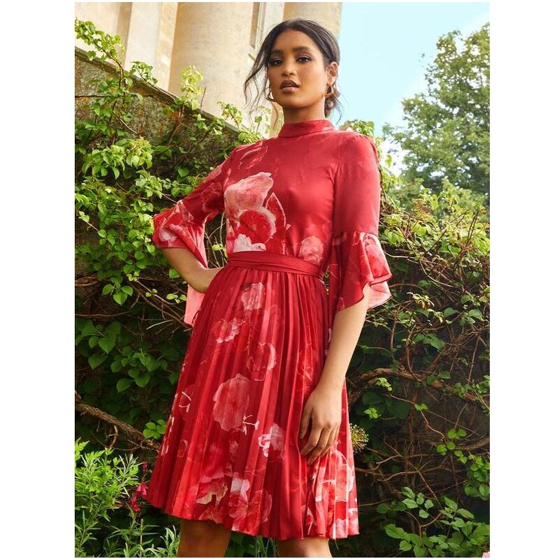 Chi Chi London Červené midi šaty s kvetmi 27024163