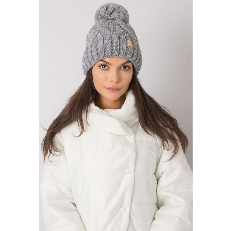 MladaModa Dámska čiapka s brmbolcom model 3118 šedá 28090173