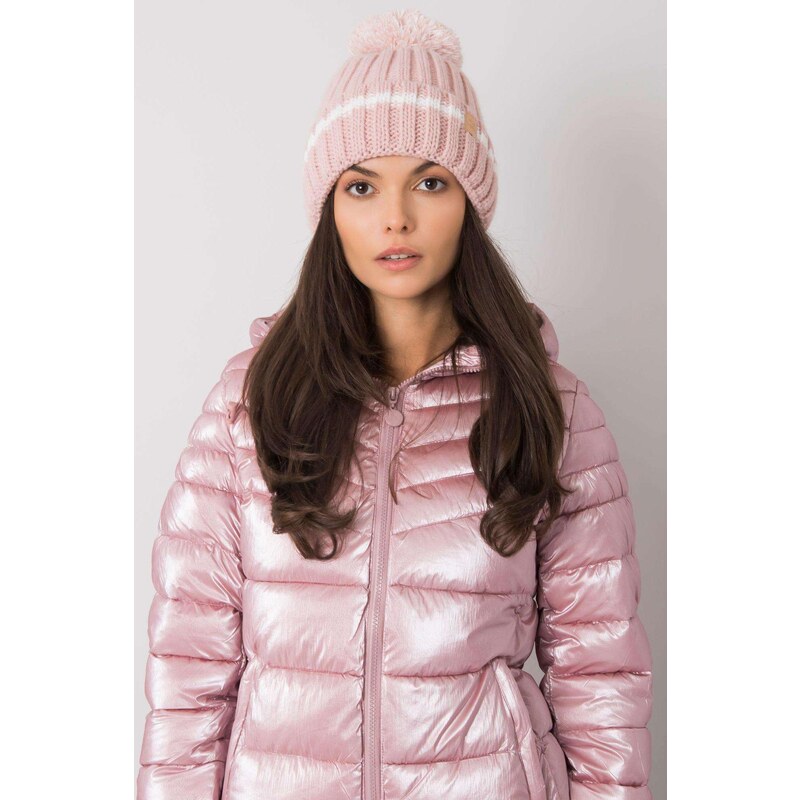 MladaModa Dámska čiapka s brmbolcom model 3592 pudrovo ružová 28090163