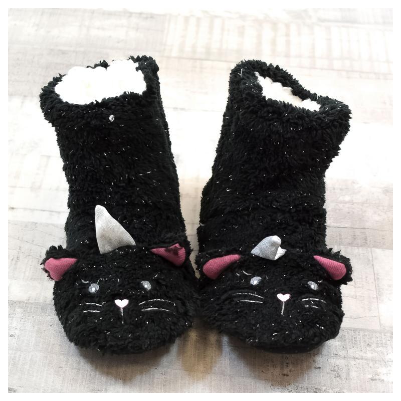 AURA.VIA Detské čierne papuče ARIANA 28470222