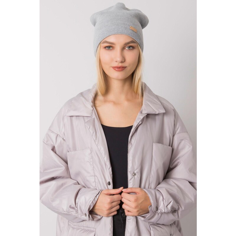 MladaModa Dámska čiapka model 3040 šedá 28606746