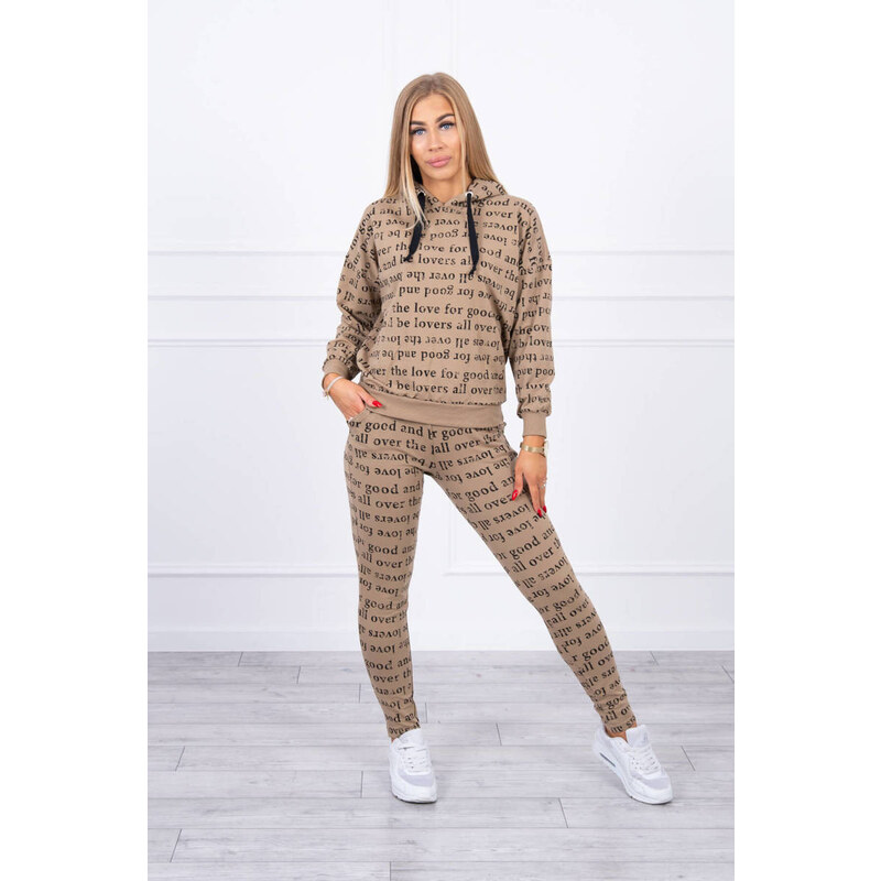 MladaModa Tepláková súprava s kapucňou a nápismi model 1D farba camel 28959384