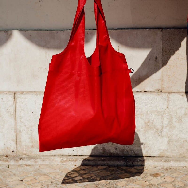 Skladacia nákupná taška Reisenthel Mini Maxi Shopper L červená