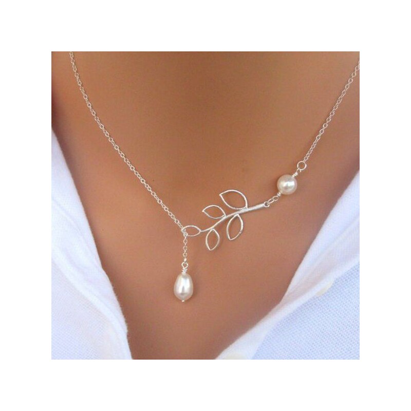 STYLCO Elegantný náhrdelník s vetvičkou a perlami ATGGSKU220436