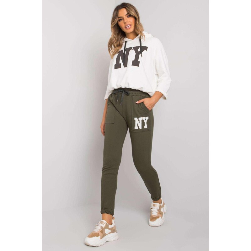 MladaModa Dvojfarebná tepláková súprava Lillynn s nápisom NY biela 33898434