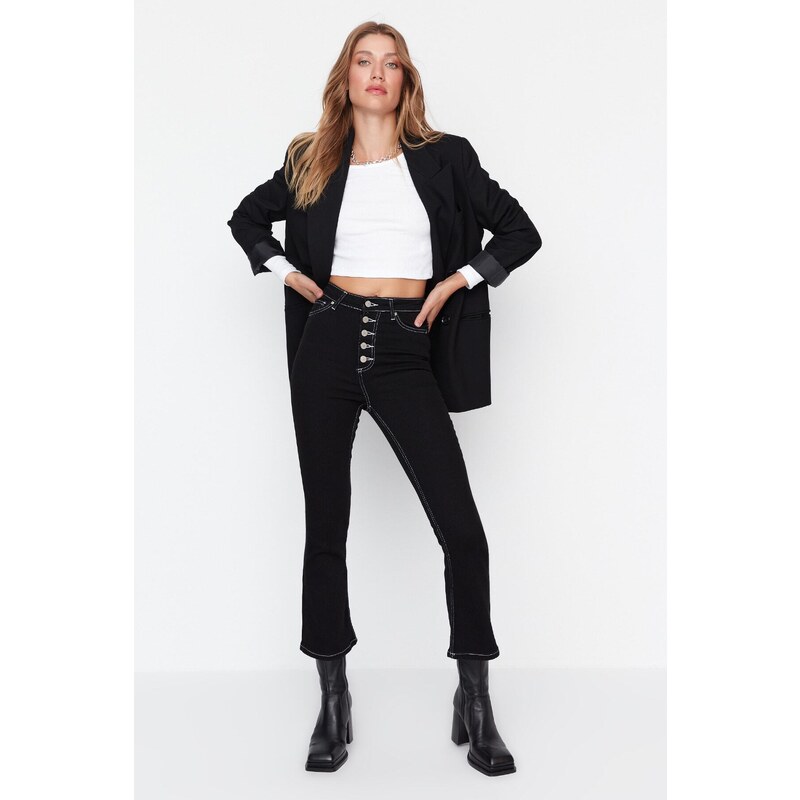 Trendyol Black Crop Flare džínsy s vysokým pásom s gombíkmi vpredu 50638848