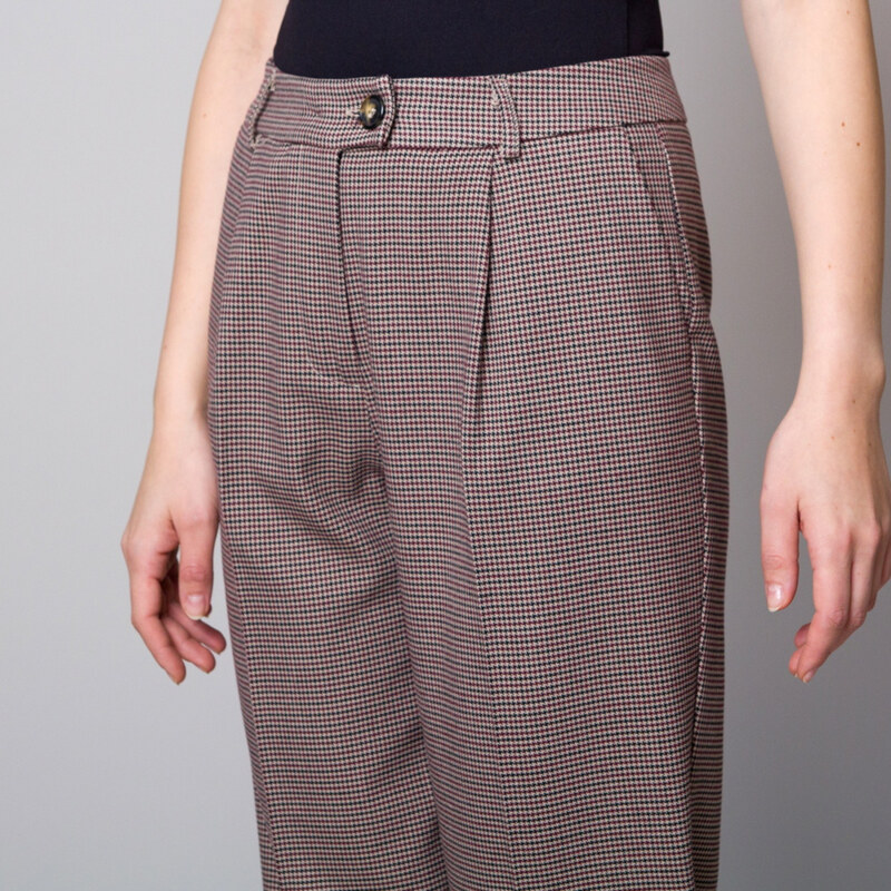 Willsoor Dámske spoločenské nohavice voľného strihu s čiernym a bordovým pepito vzorom 13349