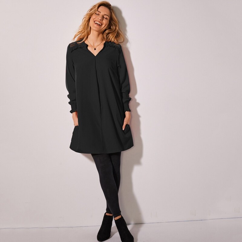Jednofarebná tunika s dlhými rukávmi a čipkou na pleciach čierna 044 48077045