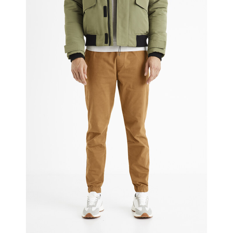 Hnedé pánske nohavice Celio Voyage 50500548