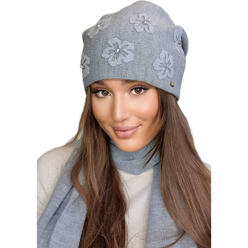 Kamea Šedá dámska zimná čiapka s kvietkami Naila, Farba šedá 36098596