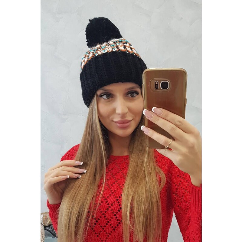 MladaModa Dámska čiapka s brmbolcom Ellen K323 čierna 36801662