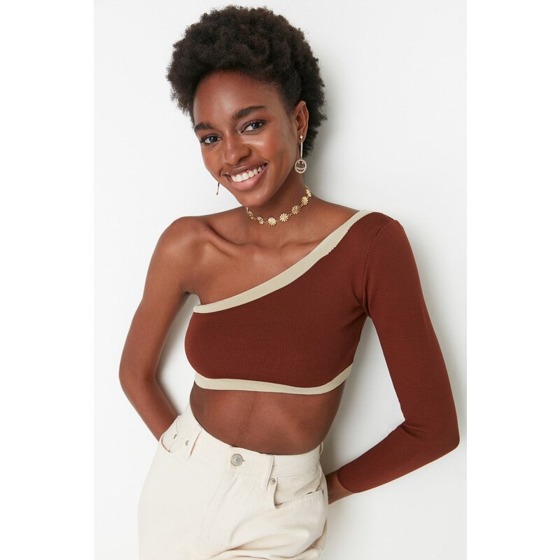 E-shop Trendyol Hnedý Crop Sveter s Jedným Ramenom