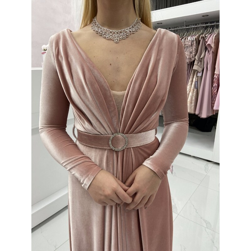 Dlhé velúrové šaty s dlhým rukávom a opaskom v ružovkastej farbe