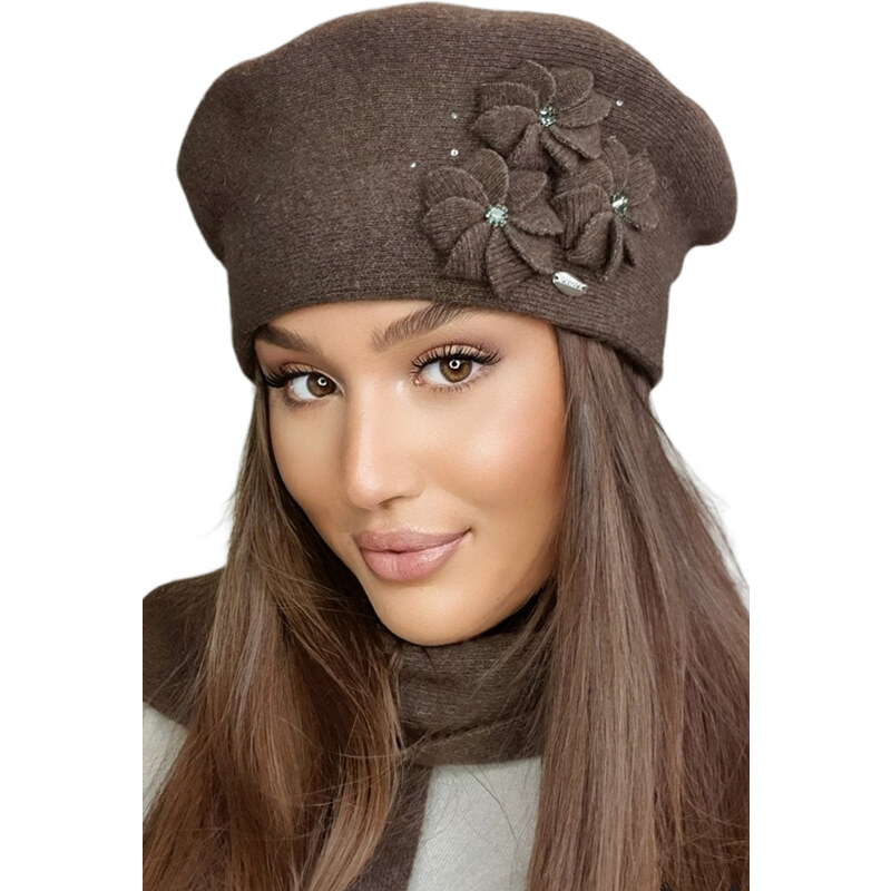 Kamea Hnedá luxusná elegantná dámska baretka na zimu s kvetmi Salima, 67591665