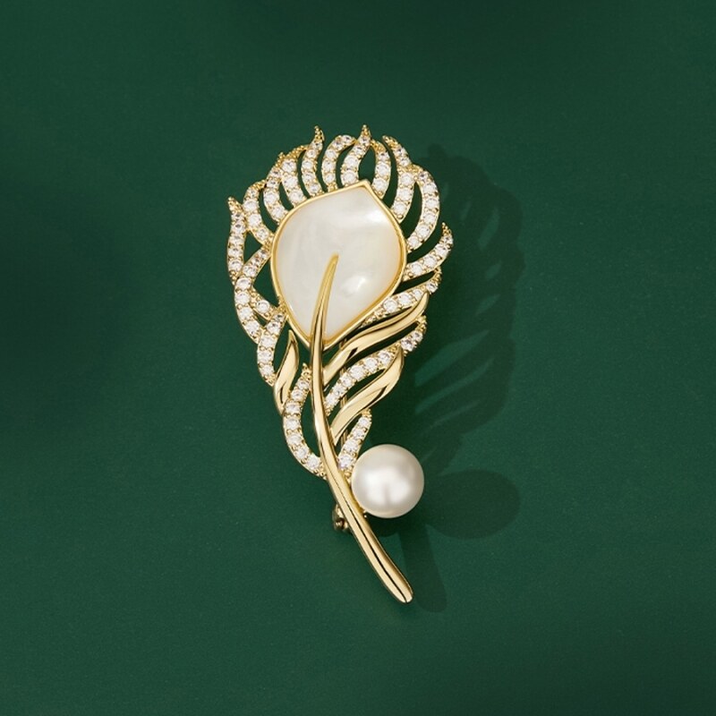 Éternelle Exkluzivní brož s perlou a zirkony Paví brko