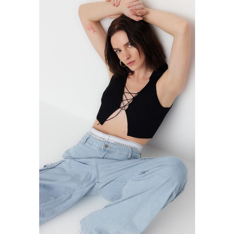 Trendyol X Sagaza Studio čierny pletený bustier s detailom kravaty 50560211