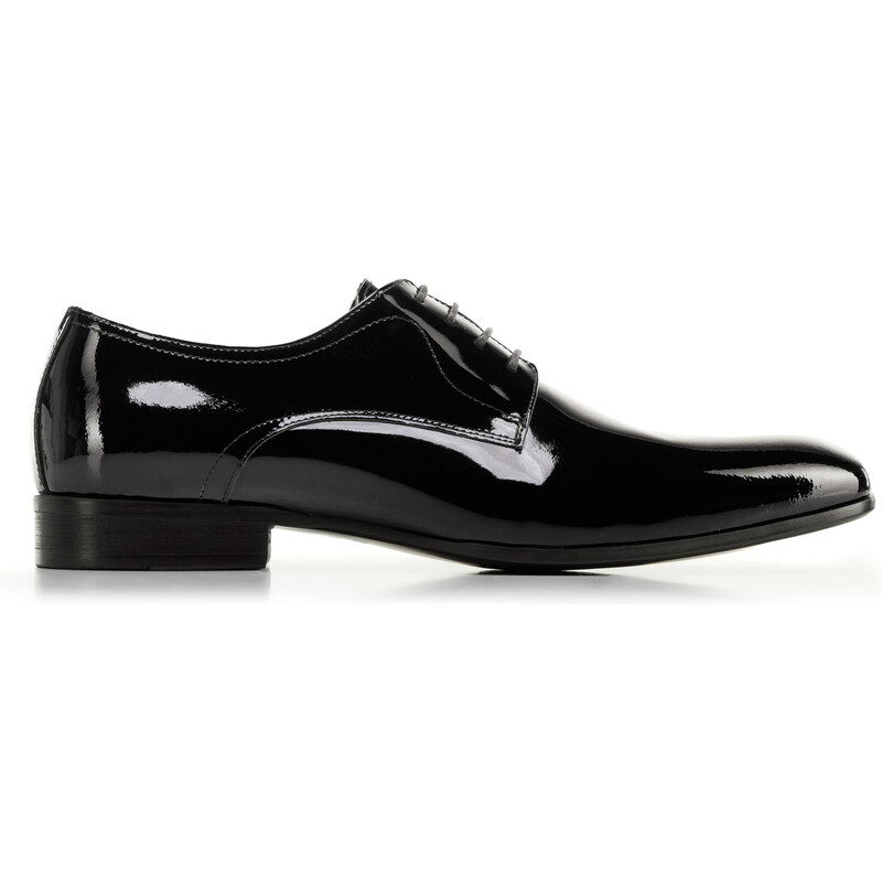 Čierne topánky z lakovanej kože Wittchen 96-M-502-1