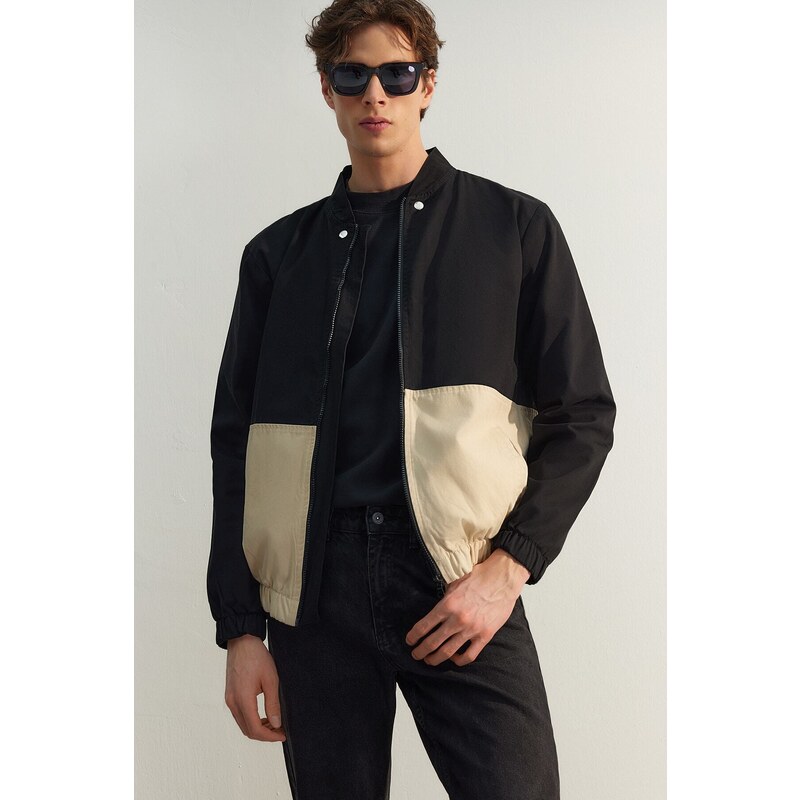 Trendyol Limited Edition Čierna pánska bomber golier Dlhý rukáv Color 54805613