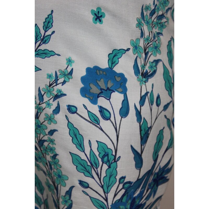 India Ľahúčka tunika pre moletky s modrými kvetmi