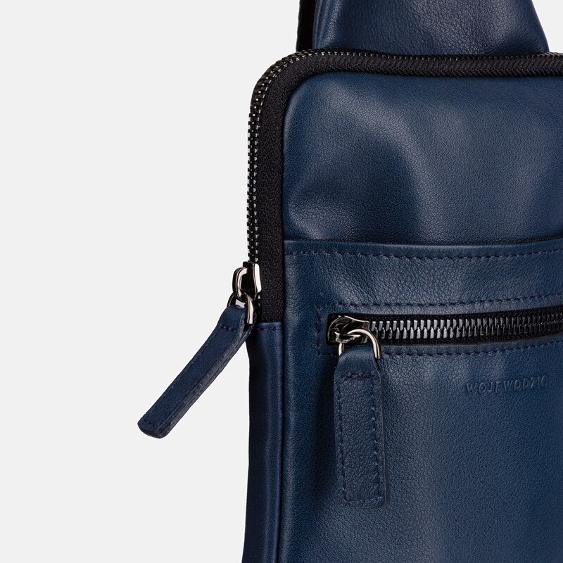 Maličká pánska kožená kabelka crossbody tmavo modrá Wojewodzic 35504/GH14
