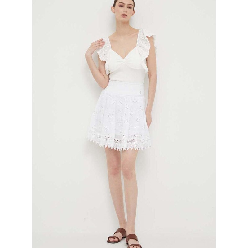 Bavlnená sukňa Guess biela farba, mini, áčkový strih
