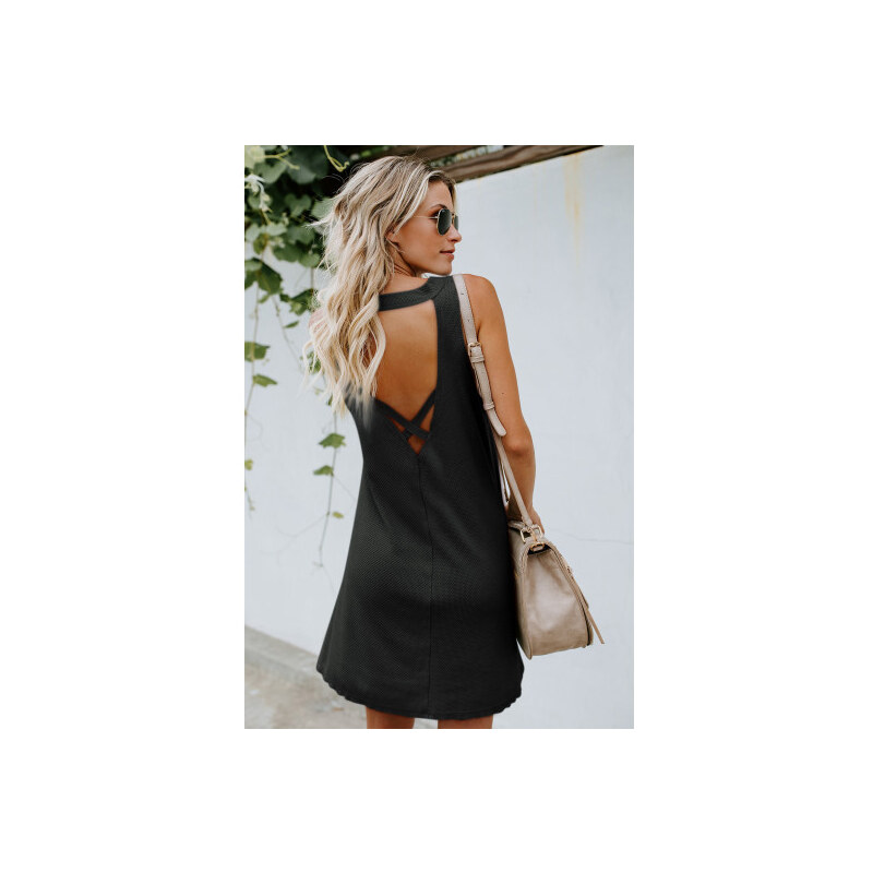 Jednoduché čierne šaty s vreckami a odhaleným chrbtom LC6113731-2