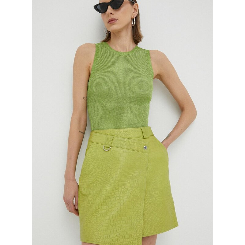 Kožená sukňa Gestuz SerinaGZ HW zelená farba, mini, rovný strih