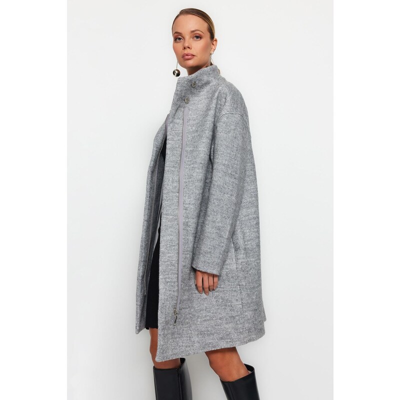 Trendyol Collection Šedý oversize kabát so širokým strihom a dlhou známkou