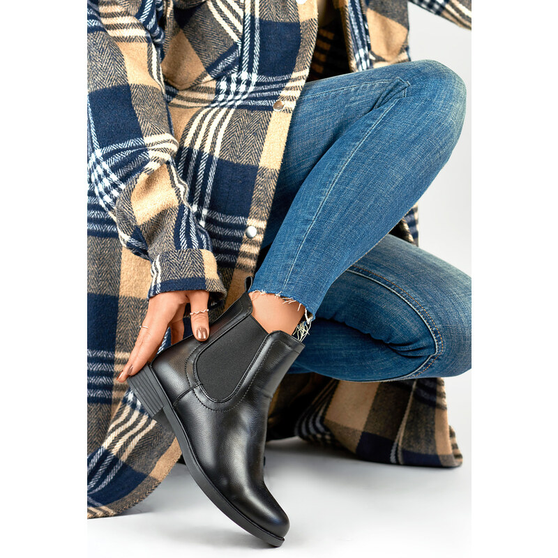 primohurt Klasické černé dámské pantofle z ekokůže 58356469