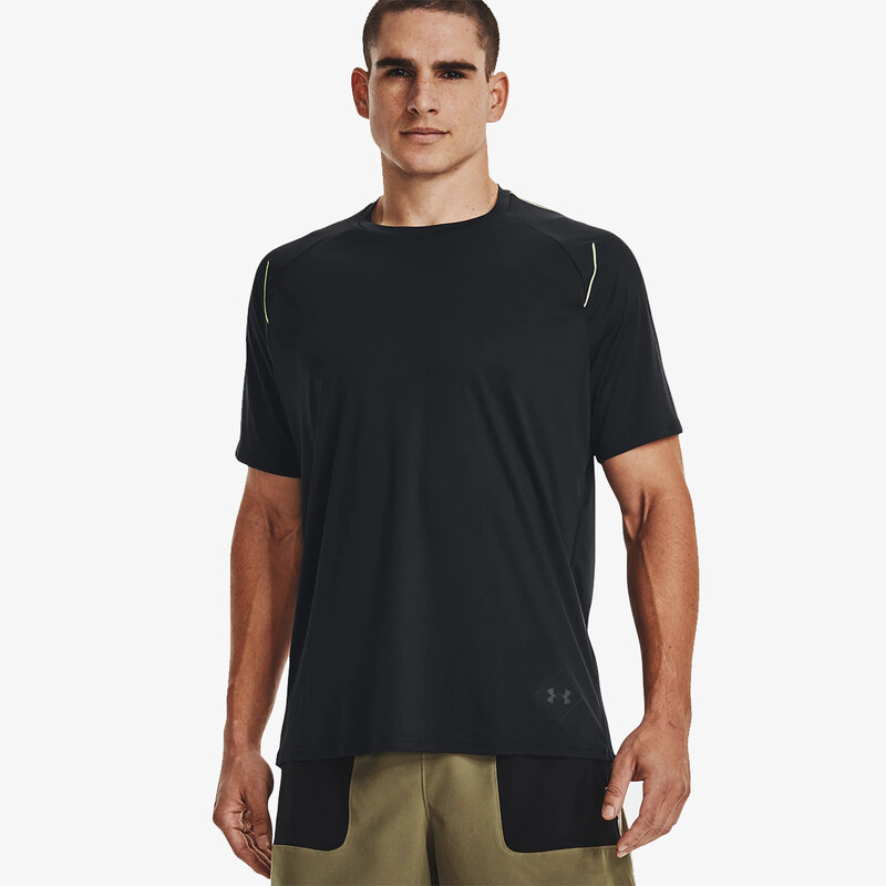 Under Armour UA TERRAIN SHORTSLEEVE 1 LG 44424125