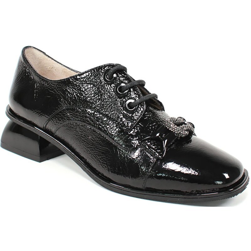 Secretshoes Elegantné poltopánky z lakovanej kože 65044392