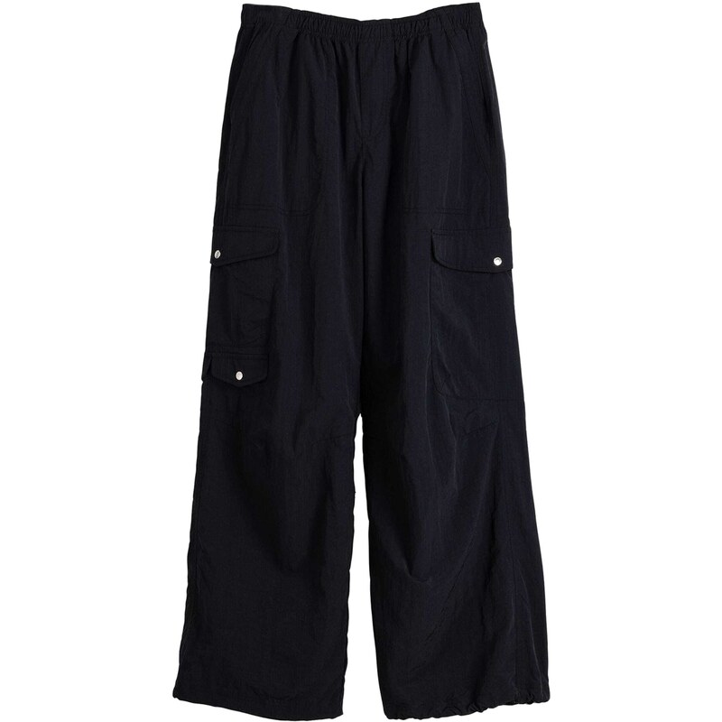 Bershka Nohavice čierna 47598952