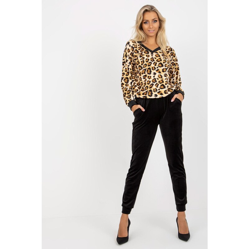 MladaModa Velúrová tepláková súprava so zvieracím motívom model 41205 46490693