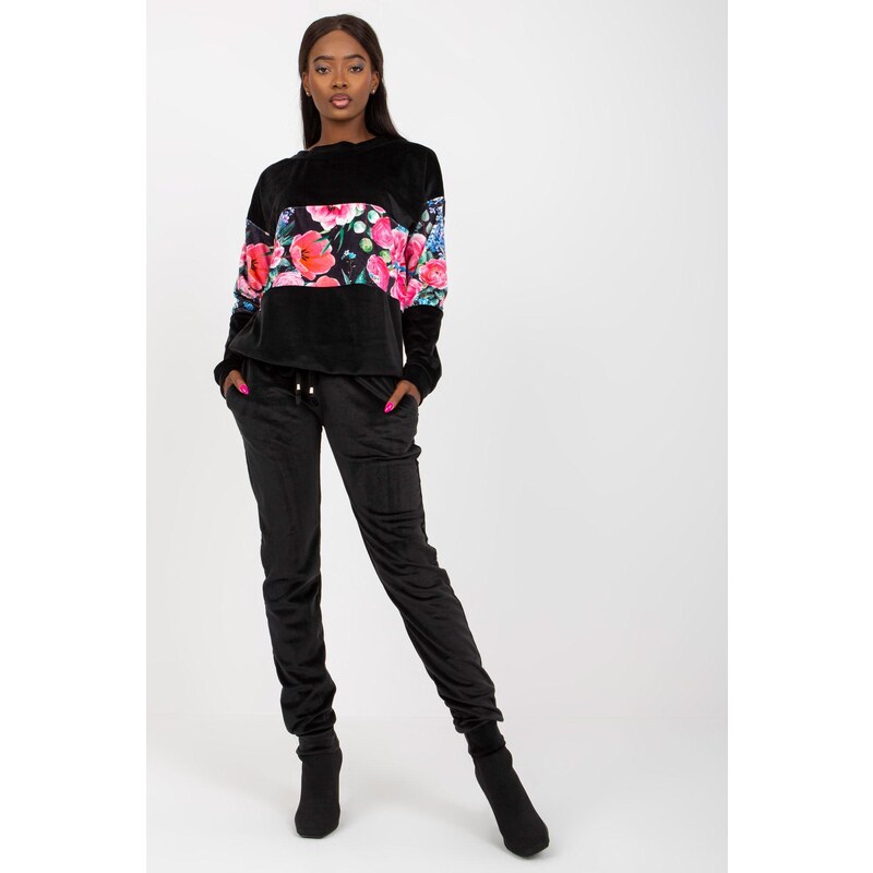 MladaModa Tepláková súprava s kvetinovým motívom model 17244 čierna 46490778